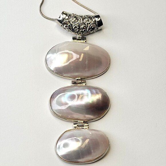 Genuine Mother of Pearl Pendant Necklace - Picture 10 of 16